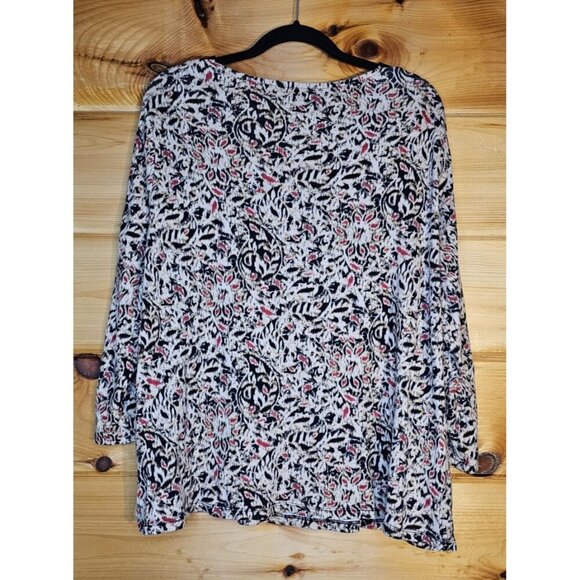 Rafaella Tan Faux Suede Scallop Plus Size 2X Grommet V-Neck Blouse - Picture 7 of 8